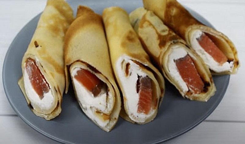 rolly iz blinov s nachinkoj na prazdnichnyj stol 371bb66