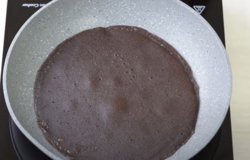 rolly iz blinov s nachinkoj na prazdnichnyj stol 3bca1f3