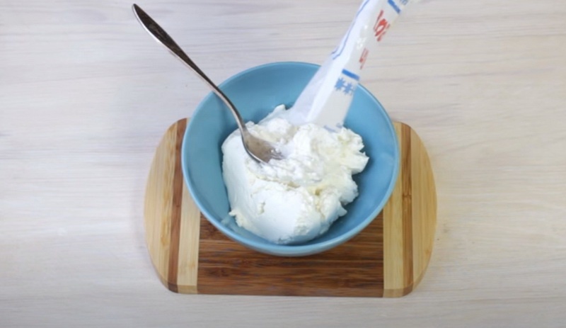 rolly iz blinov s nachinkoj na prazdnichnyj stol bef547d