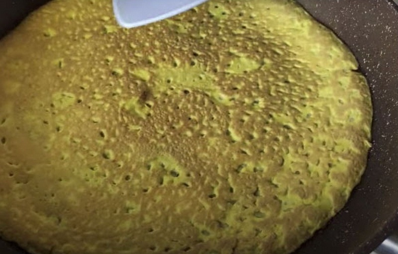 rolly iz blinov s nachinkoj na prazdnichnyj stol e4f9e15