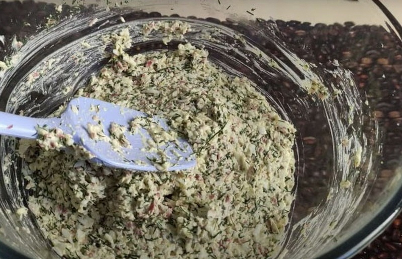 rolly iz blinov s nachinkoj na prazdnichnyj stol f3fe43b