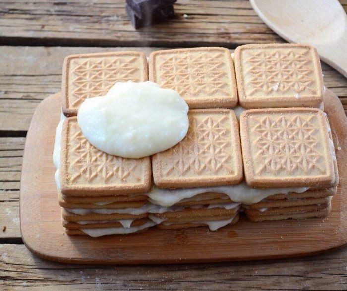 Смачненький тортик з печива із заварним кремом: обов'язково спробуйте