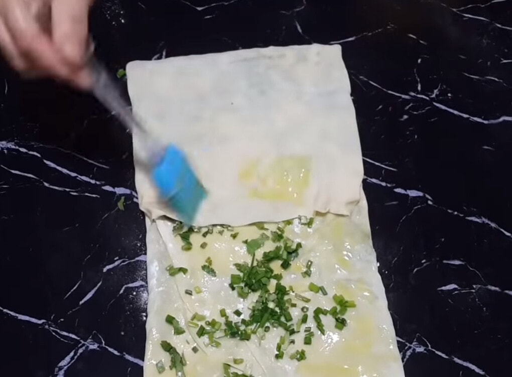 Катлама: дуже смачний коржик з найпростіших продуктів 27 e71be23a811f1061c79d2b6e352eee37