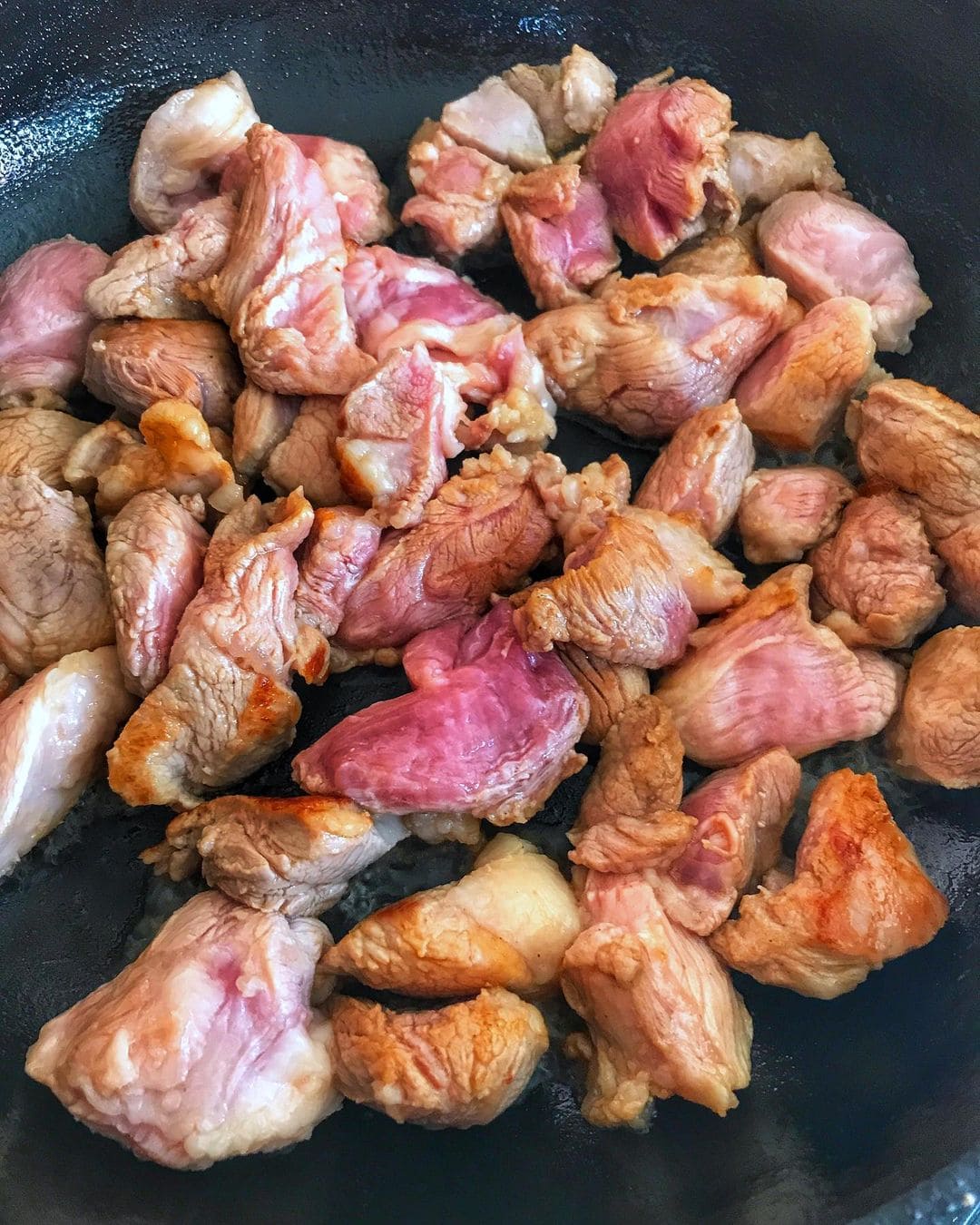 Макарони з м’ясом в томатному соусі - дуже ситна вечеря або обід