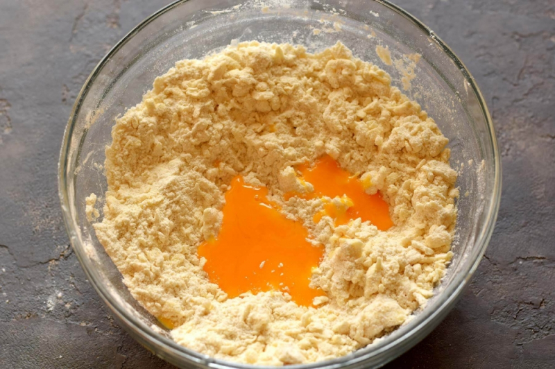 beru kilogramm luka i gotovlju pesochnyj pirog s lukom i syrkami 7311f93