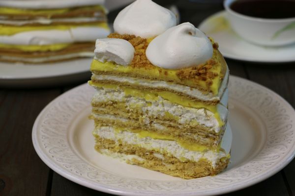 tort polet shmelja c6db03e