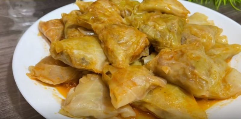 nizhni ta sokoviti golubci z molodoyi kapusti aromatna strava na obid chi vecherju ba362b2