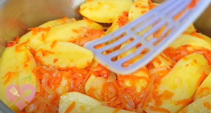 Бабуся навчила: здивувала всіх! Смачна страва з простих продуктів схожа на голубці 21 700612801bb100b1227aab2218c124e6