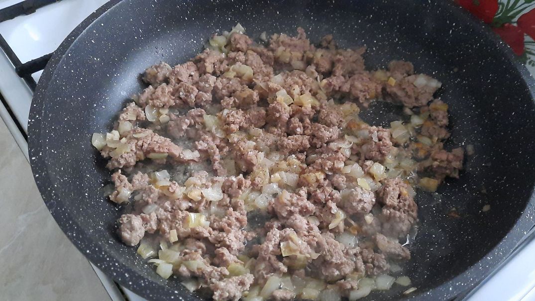 Макарони з фаршем на сковороді з сиром та з томатною пастою 39 97907bf76cde51e1f5e68cf3b20fb795