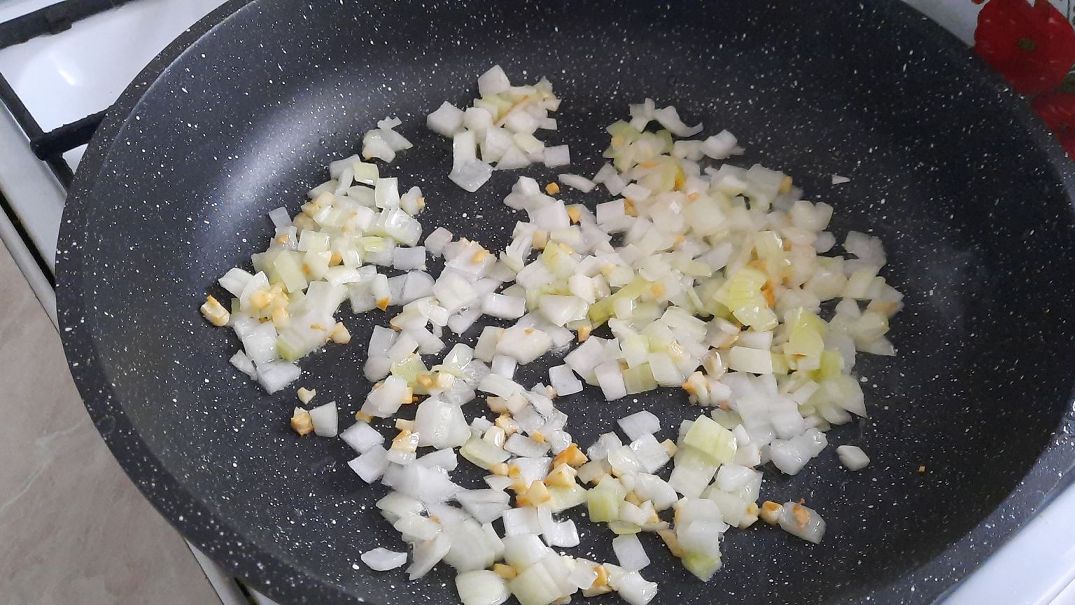Макарони з фаршем на сковороді з сиром та з томатною пастою 37 ae558773d6dba3f5d08388711be4ebe3