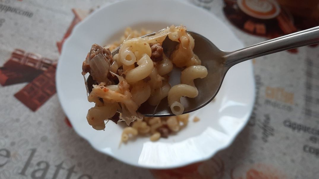 Макарони з фаршем на сковороді з сиром та з томатною пастою 45 c4707f658e072f013c2d57b111ecd31d