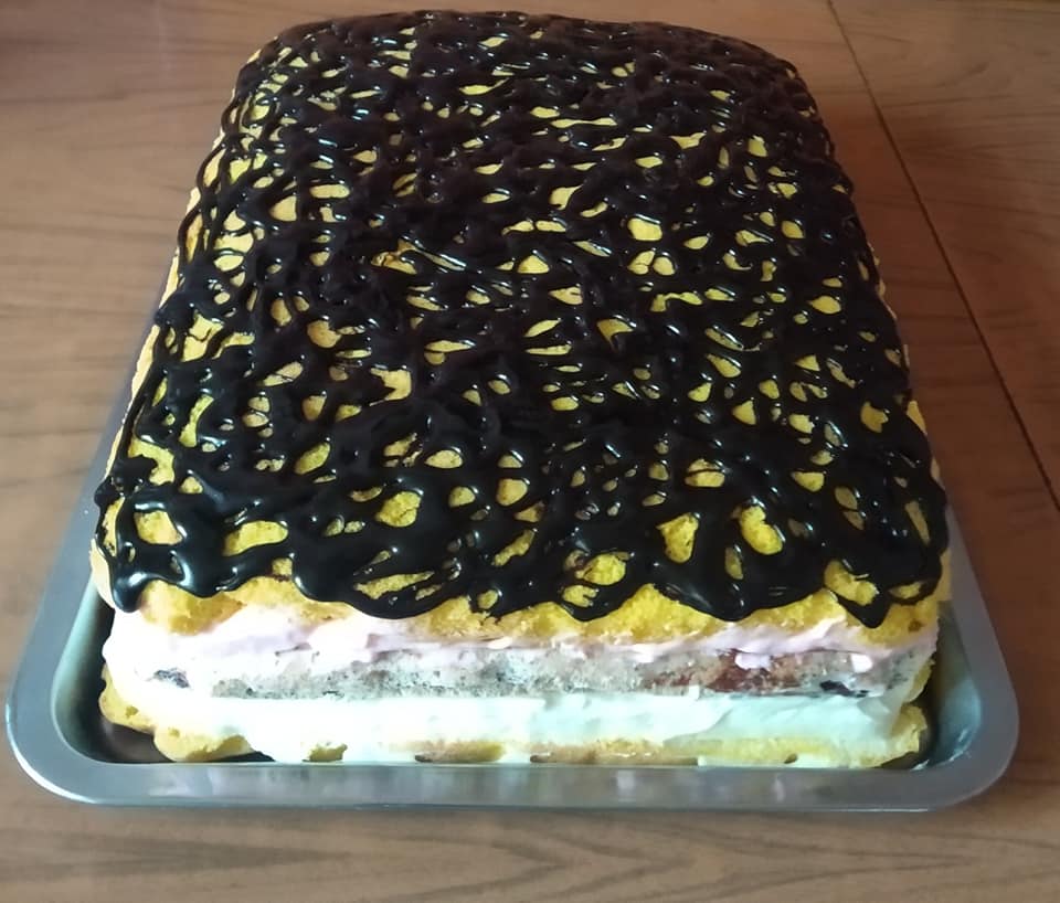 Пляцок "Гурман" - хочу поділитись рецептом пляцка, який не тільки гарний в розрізі, а і смачний