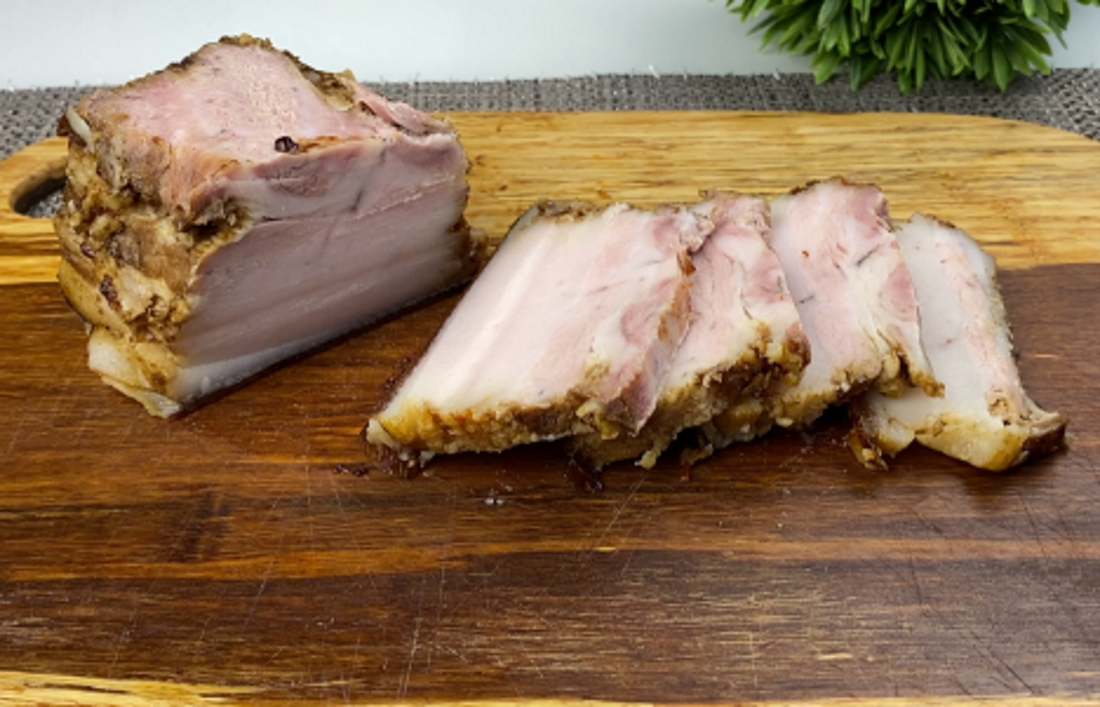 Смажена на сковороді свиняча грудинка - не найкорисніша страва, але така смачна, що не передати словами!