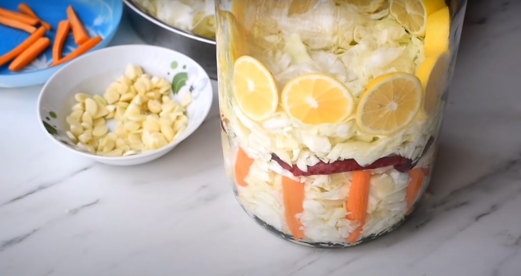 kvashena kapusta z limonom smachna hrumka zakuska 5ed6a27