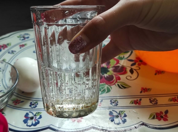 Паляниці на сковороді з борошна та води - замість хліба. Взяла мінералку з сіллю і навіть не очікувала такого ефекту в тісті - бульбашки так і «танцюють» 62 6e646932d5a8e5d027e4827d0ab7c34c