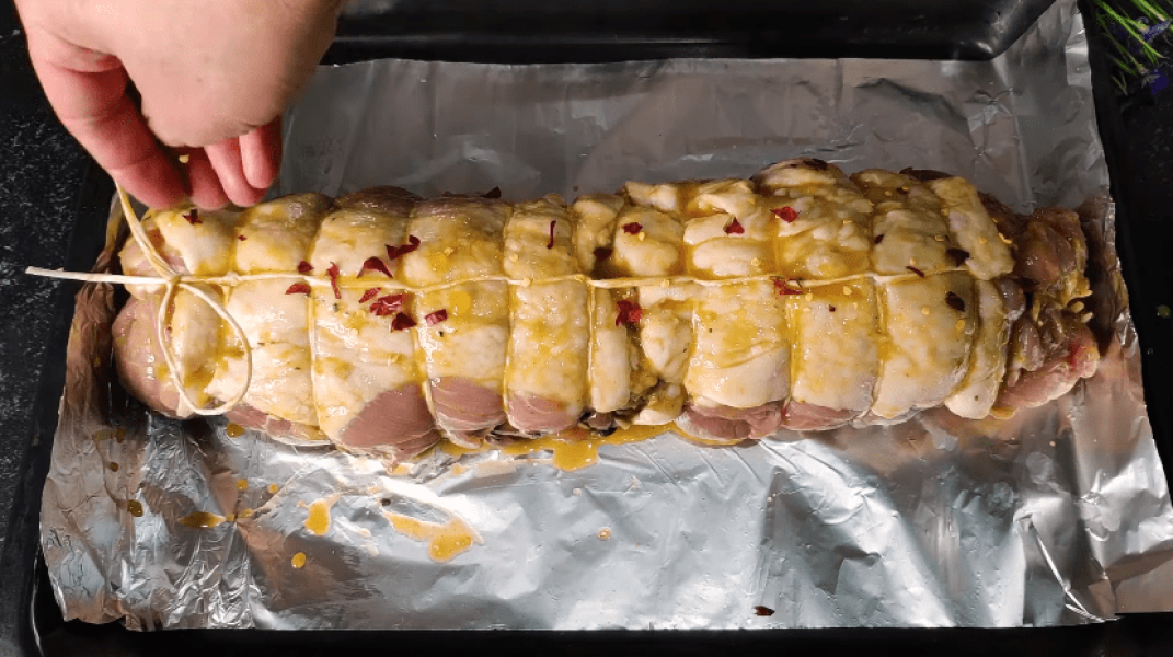 М’ясний рулет на Новорічний стіл і не тільки: це крутіше за будь-яку ковбасу, нереально смачно і красиво, та ще й готується простіше-простого 39 1fc7c54d758ba837f18a4b398007c8ee