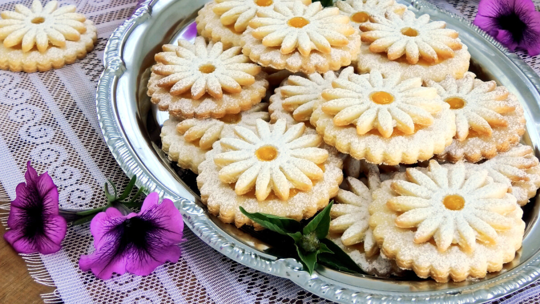 Пісочне печиво з джемом: розкішна випічка для домашнього чаювання – воно таке смачне і красиве, що зникає зі столу миттєво 85 f6874f4b2d9ff49be8b03ff32de8c951
