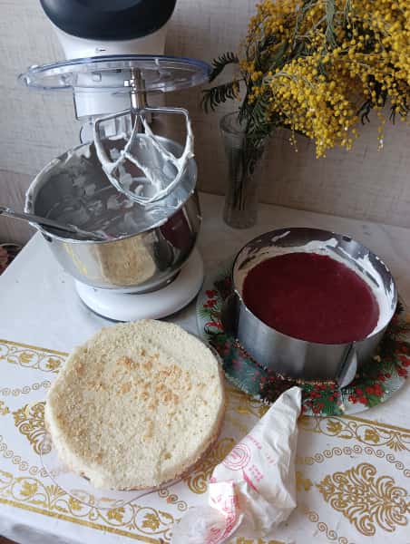 🍽️ Готую торт “Ніжність” зі сметанним кремом і полуничним конфі: неймовірний смак і шикарний вигляд святкового домашнього тортика 👍 26 155df9d2bfc2f5438464defd7ec0e5b2