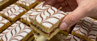 fb ulyublenyy desert z dytynstva tistechko shkilne pisochna smuzhka z povydlom 18783