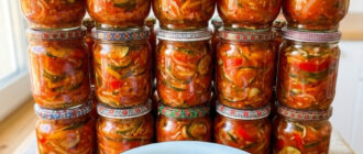 fb salat z pereroslyh ohirkiv z ketchupom na zymu prylashtovuyu ostanni ohirochky hotuyu smachnu i aromatnu zahotovku 98776 1