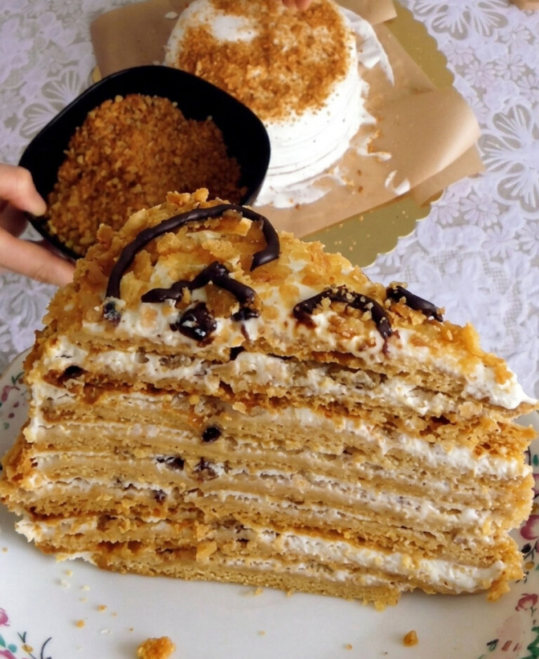 fb tsey tort medovyk mozhna isty hubamy nastilky vin nizhnyy pechu smachnyy i aromatnyy domashniy tortyk do chayu 103738