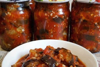 fb baklazhany v tomatnomu sousi z chasnykom i zelennyu na zymu te scho potribno 64478
